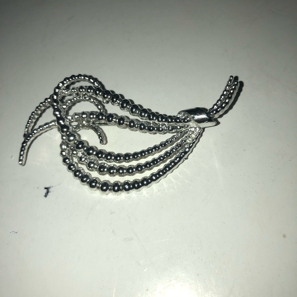 Vintage Silver Leaf Brooch with Sparkling Design - scarf, shawl, barrette - - Picture 4 of 4